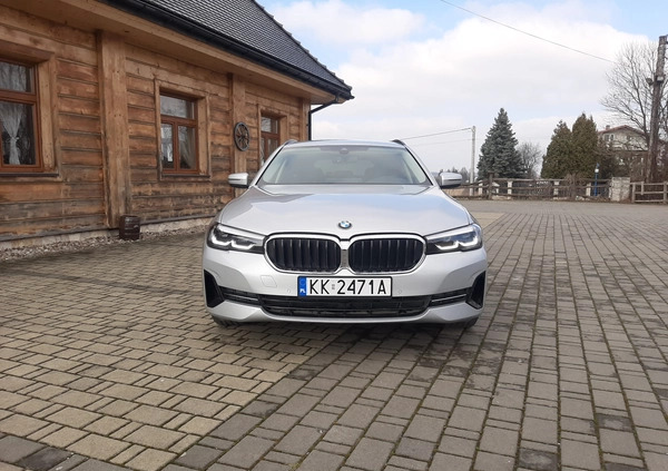 BMW Seria 5 cena 159900 przebieg: 57000, rok produkcji 2021 z Kraków małe 301